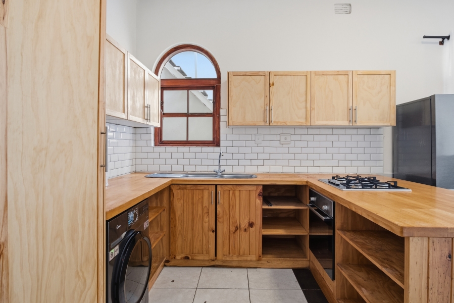 To Let 4 Bedroom Property for Rent in Woodstock Western Cape